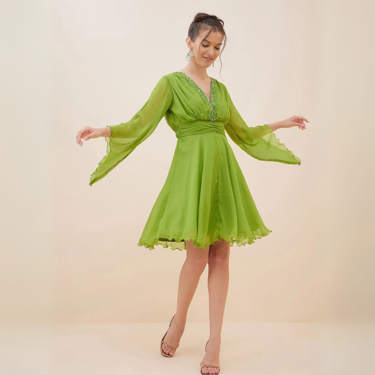 Elegant & Chic: Short and Long Dresses for Women