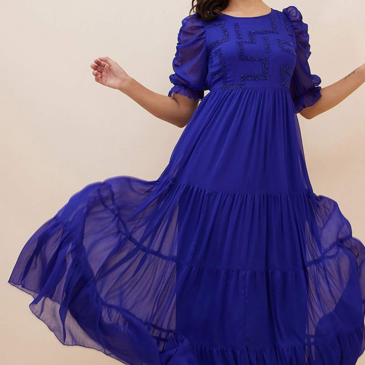 Elegant & Chic: Short and Long Dresses for Women